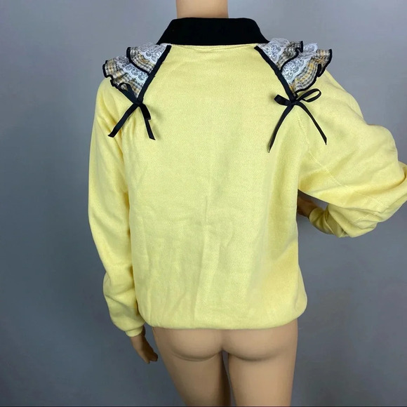 Vintage Sweatshirt Lace Collar Small Grannycore Grandma Cottagecore Yellow black - Picture 2 of 6